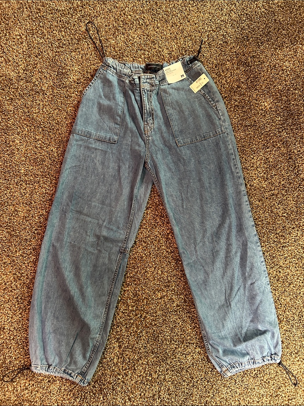 Aeropostale High-Rise Light Blue Denim Jogger Jeans